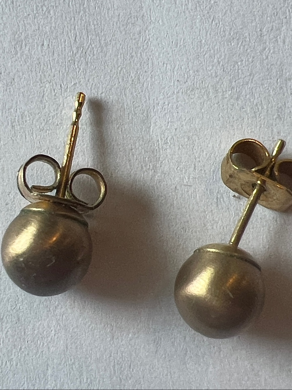 14k gold stud earrings
